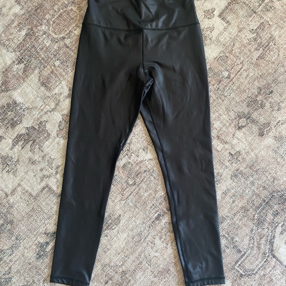 Zyia Metallic Light n Tight leggings size 6-8